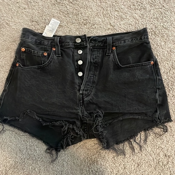 Levi’s 501 Black High Waisted Women’s Denim Shorts - Picture 2 of 4